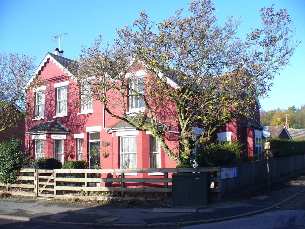 Houses in Guildford